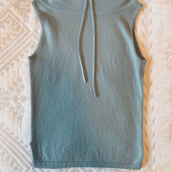 BCBG 100% Cashmere Sleeveless Tanktop - Picture 3 of 5
